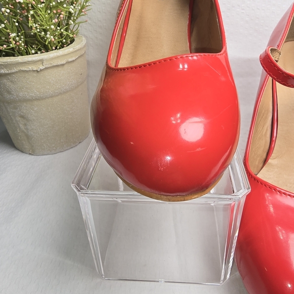 BELLA MARIE HELENA RED MARY JANE HIGH HEELS GLOSSY FINISH WOMENS SIZE 10. - Picture 4 of 11